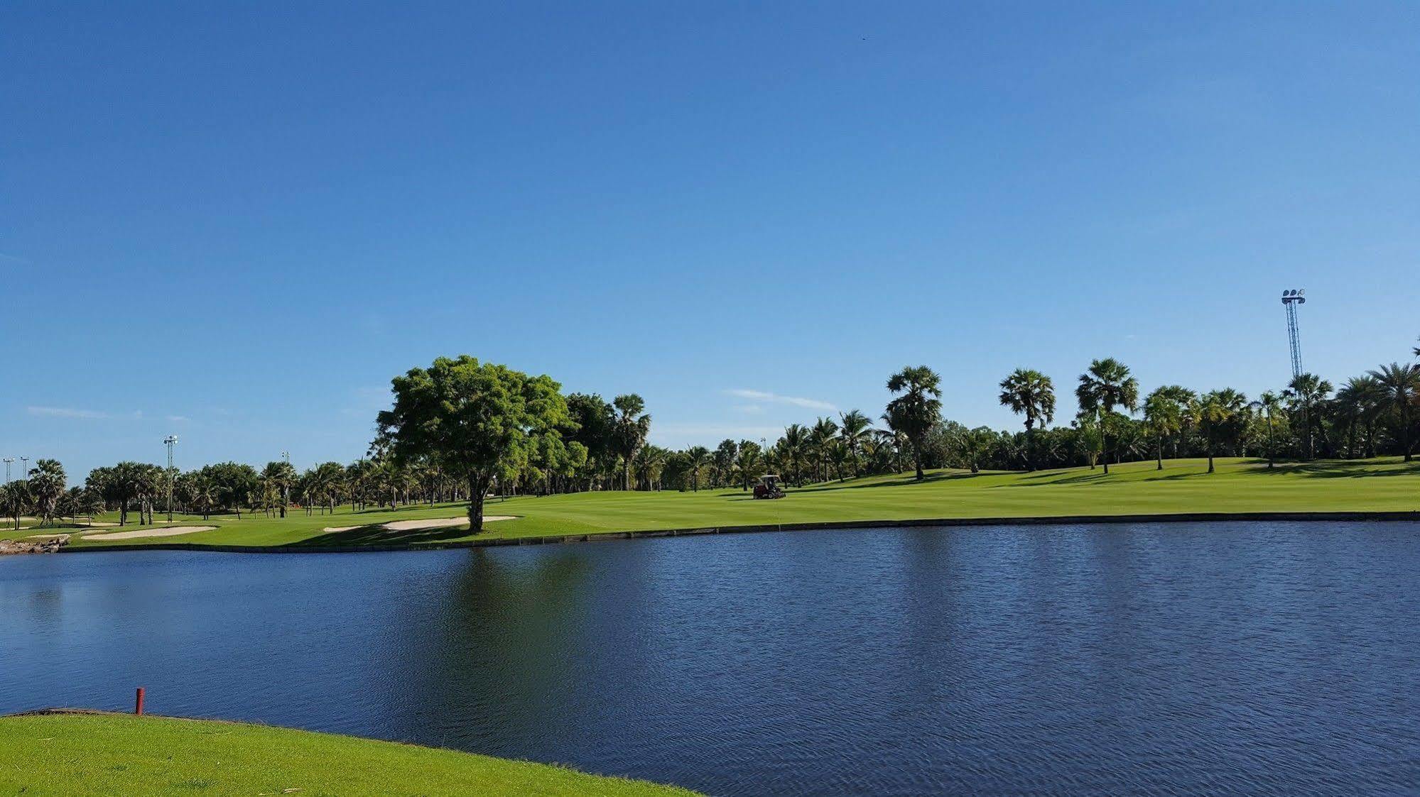 Hotel Suwan Golf & Country Club Nakhon Pathom Exterior foto