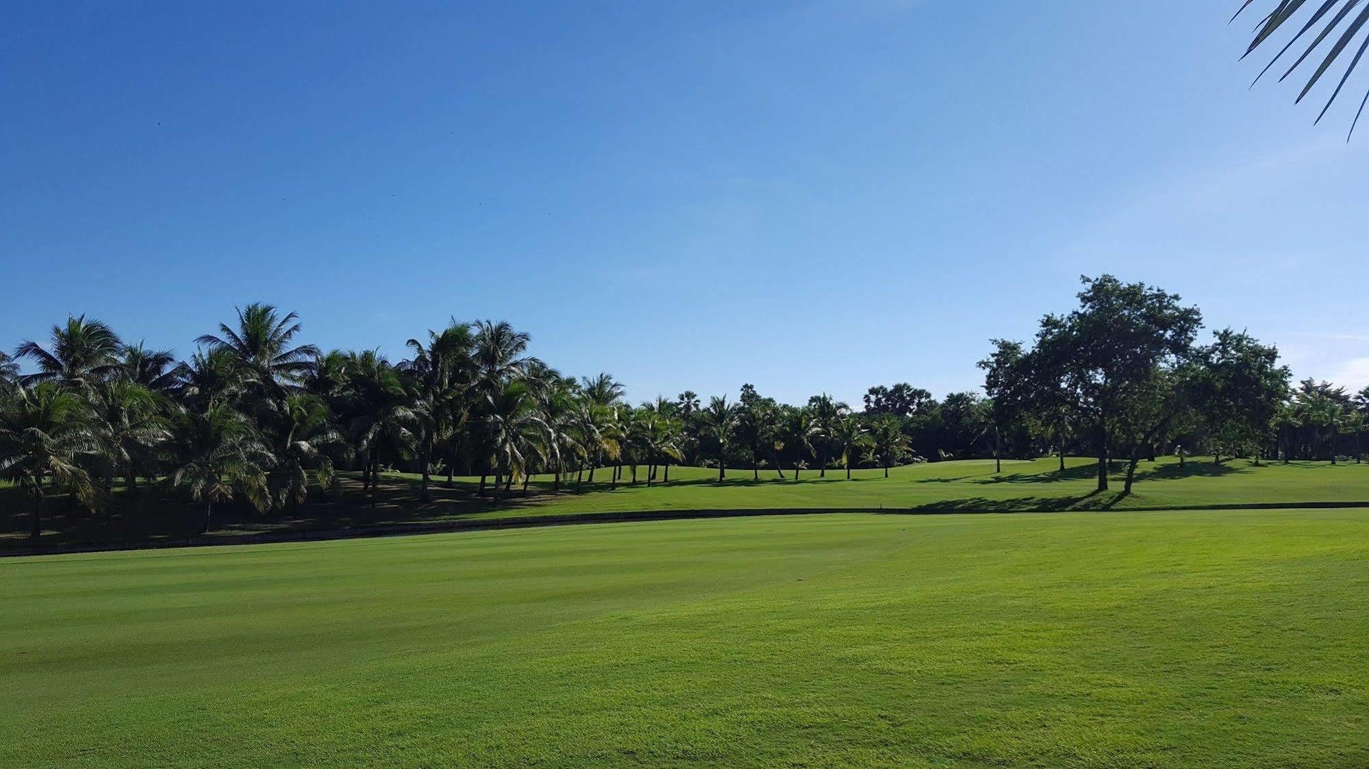 Hotel Suwan Golf & Country Club Nakhon Pathom Exterior foto